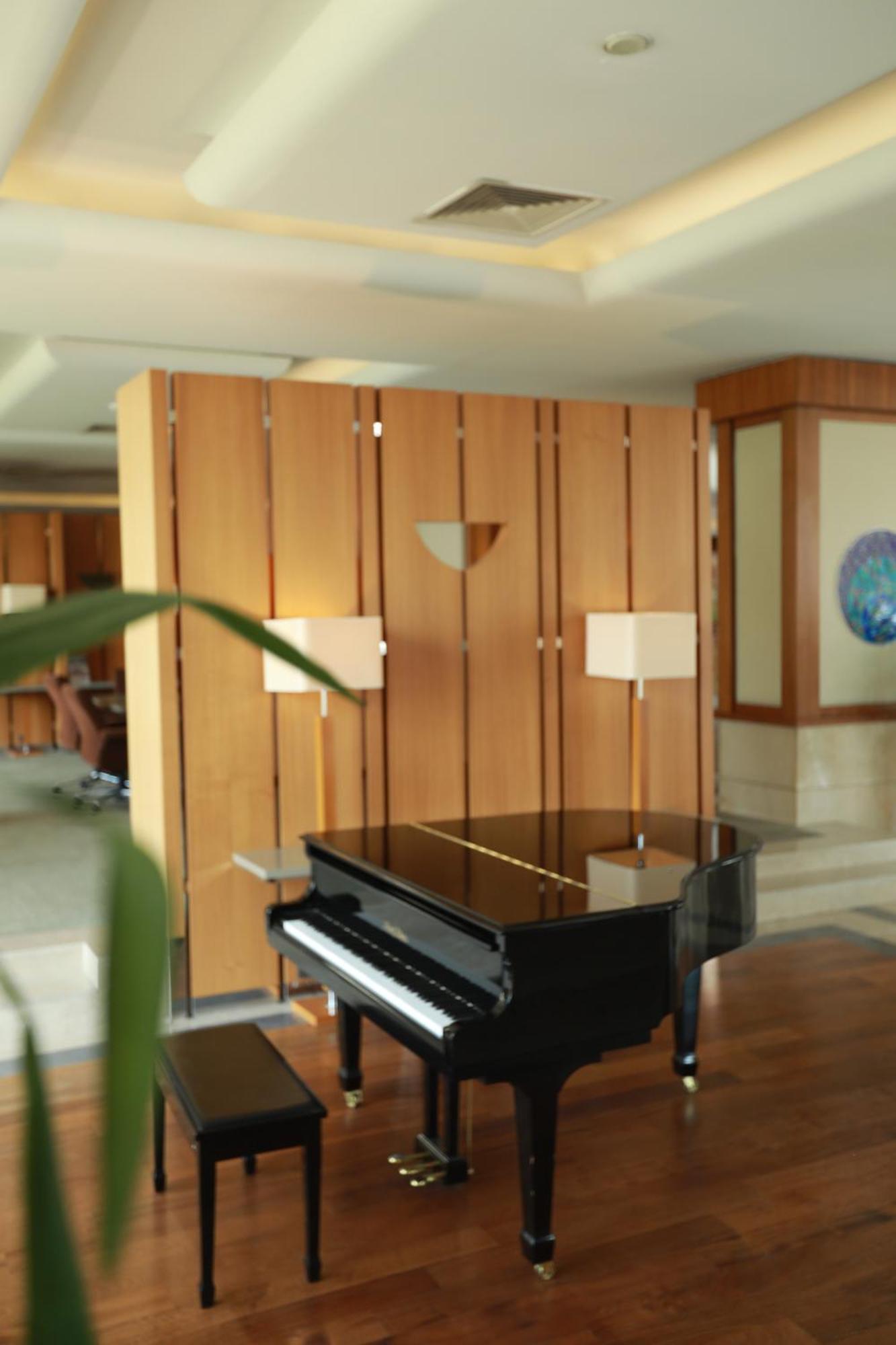 Anemon Grand Manisa Otel Esterno foto
