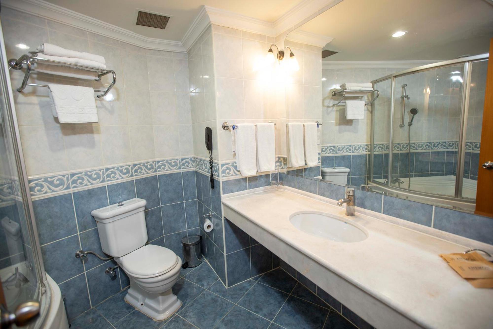 Anemon Grand Manisa Otel Esterno foto