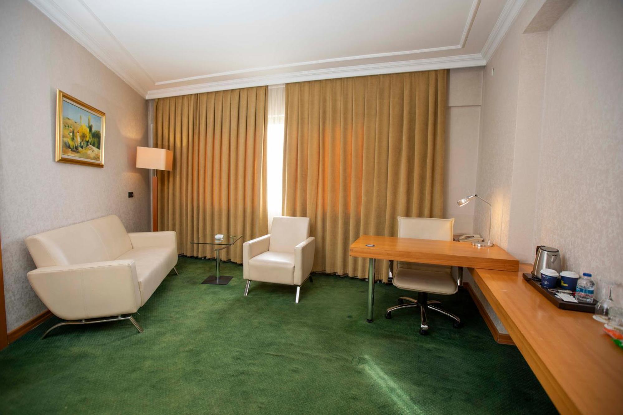 Anemon Grand Manisa Otel Esterno foto