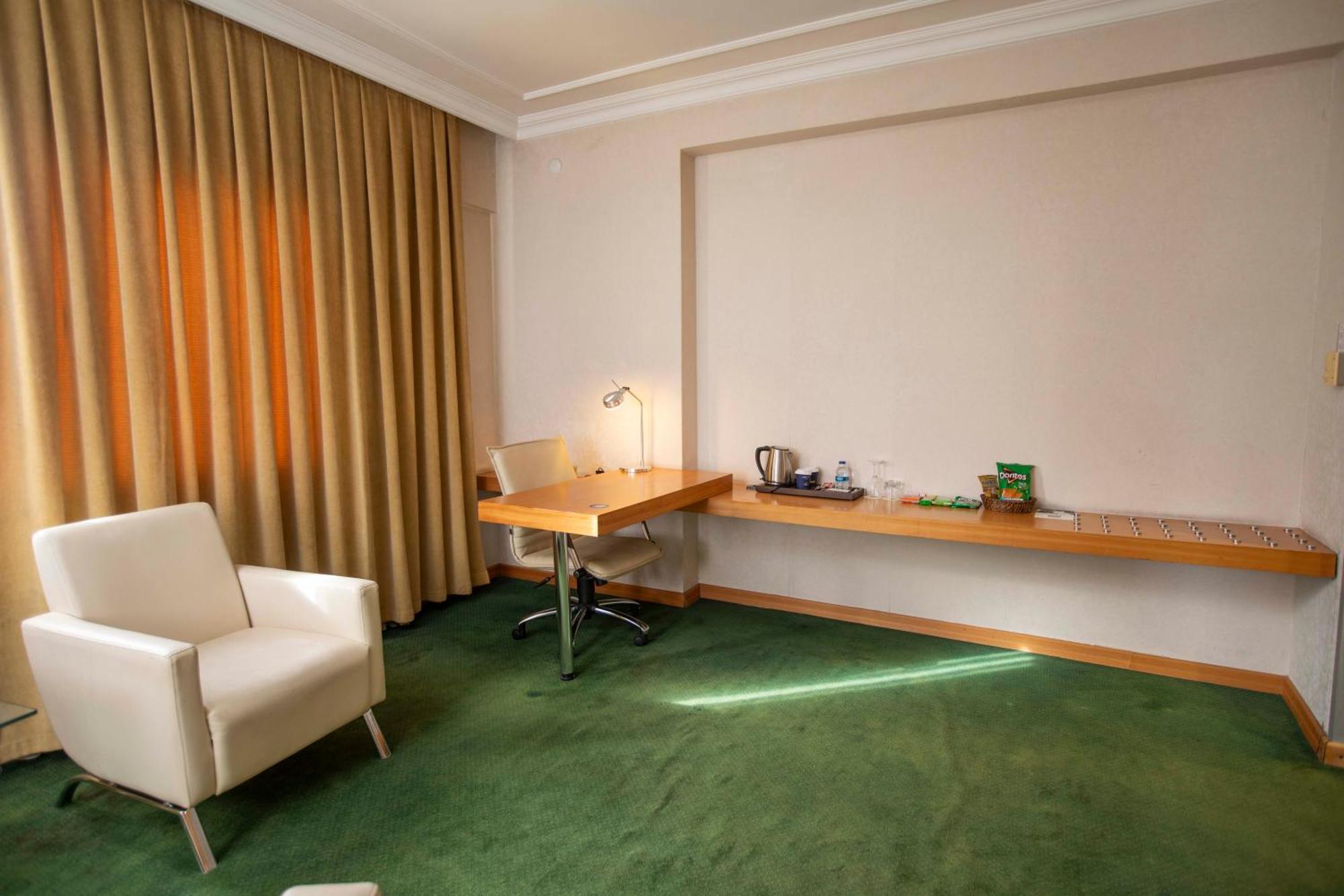 Anemon Grand Manisa Otel Esterno foto