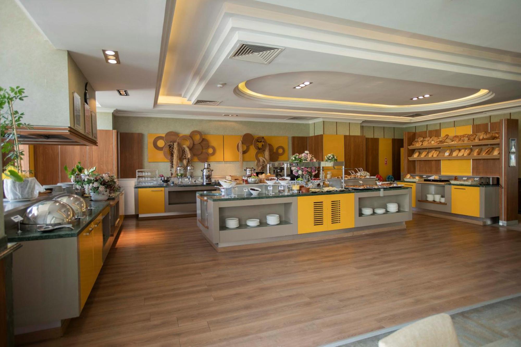 Anemon Grand Manisa Otel Esterno foto