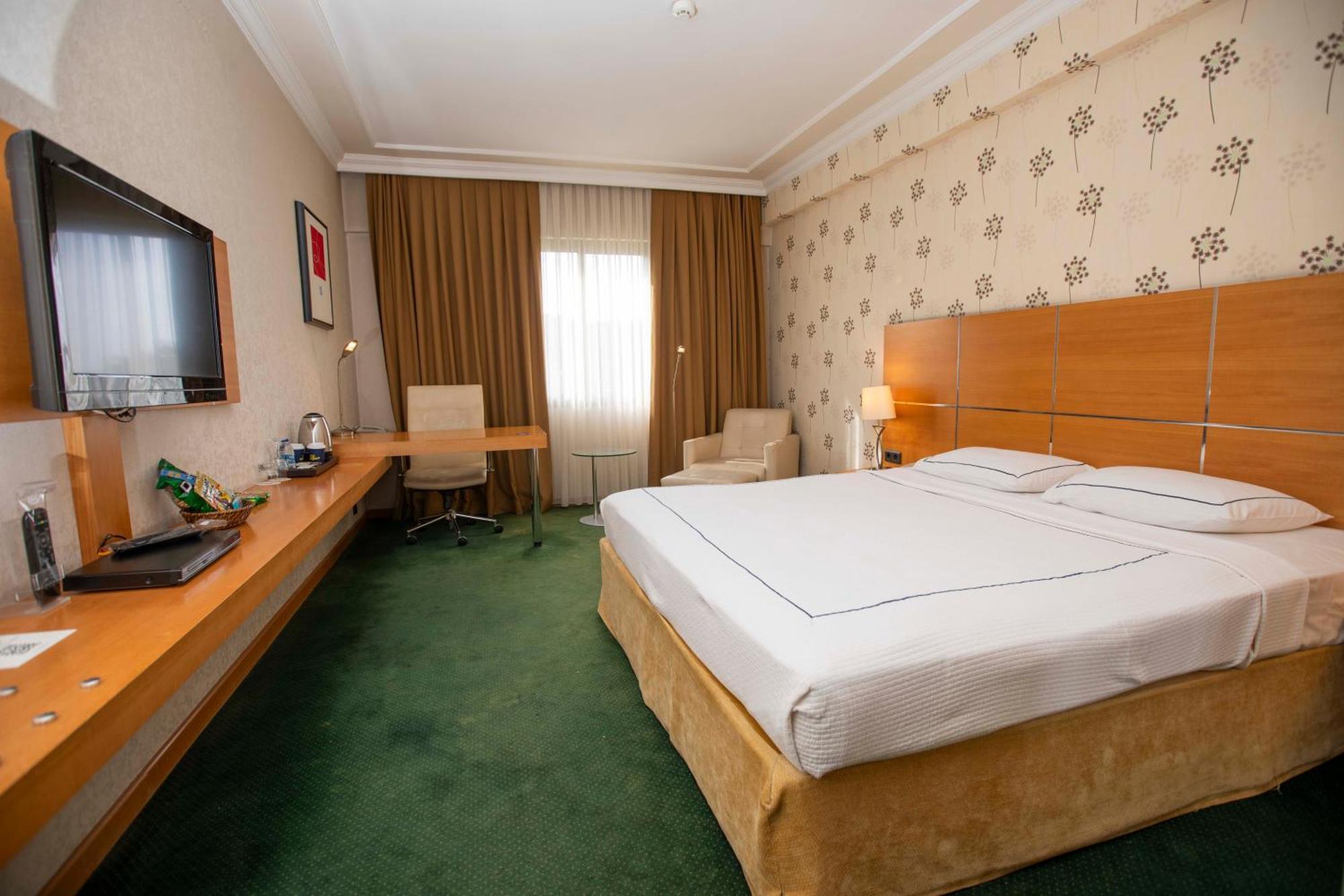 Anemon Grand Manisa Otel Esterno foto