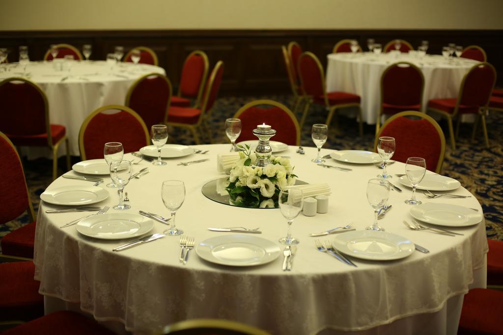 Anemon Grand Manisa Otel Esterno foto
