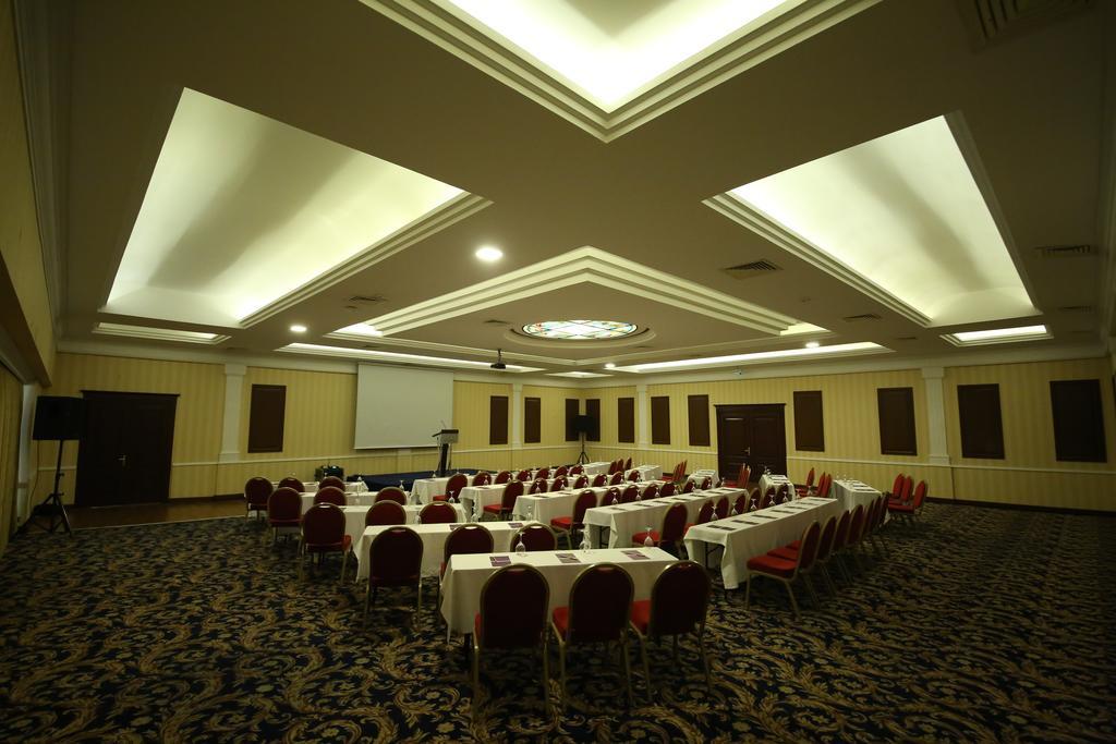 Anemon Grand Manisa Otel Esterno foto